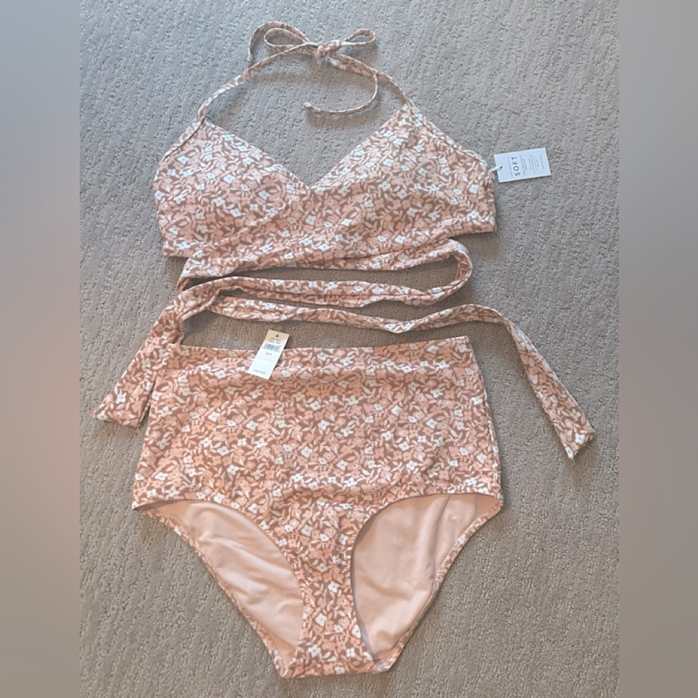 NWT! RARE HI-WAISTED FULL COVERAGE WRAP TIE HALTER BIKINI SET!
